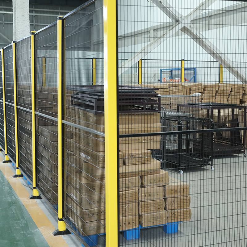 Factory ware house paghihiwalay ng bakod