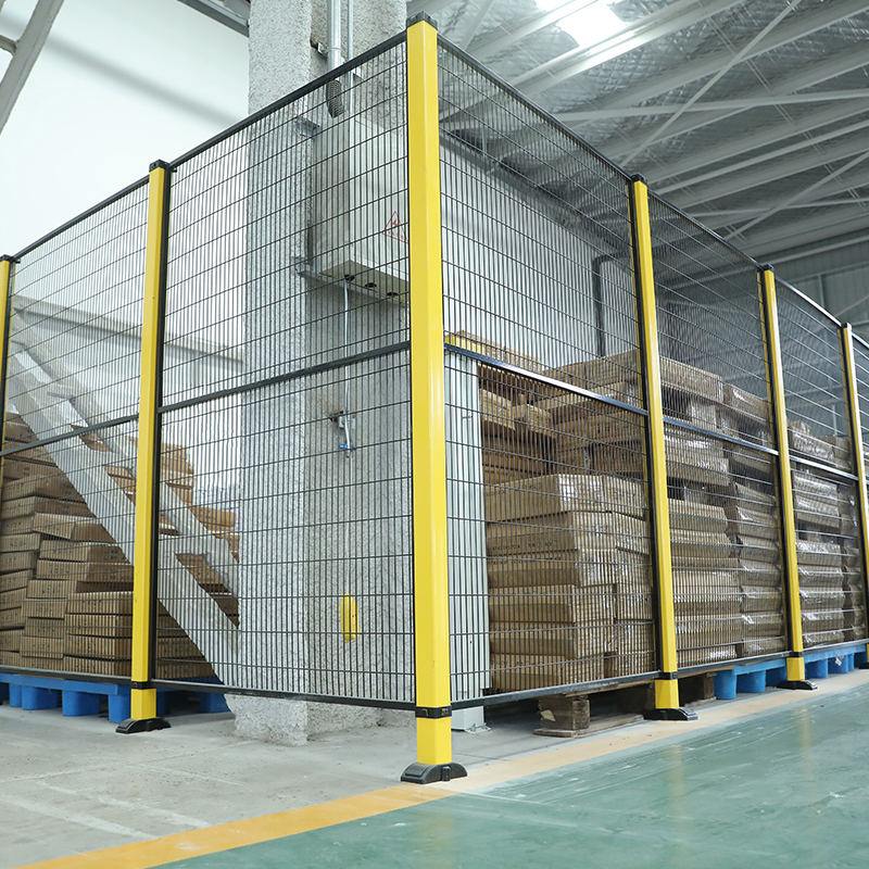 Factory ware house paghihiwalay ng bakod